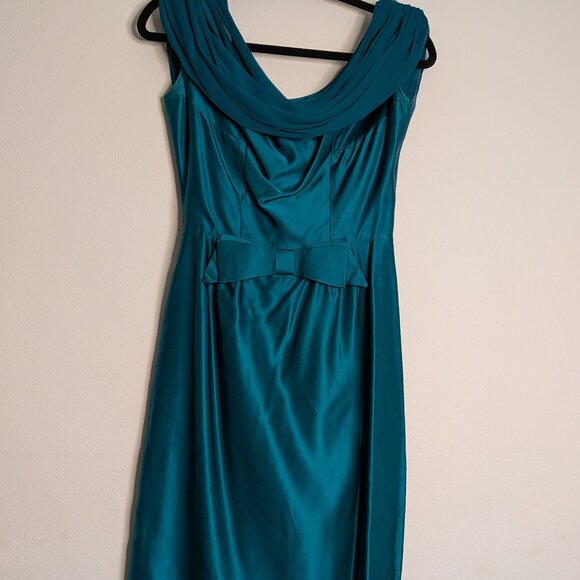 Stunning Emerald Satin Vintage Dress - Picture 3 of 9